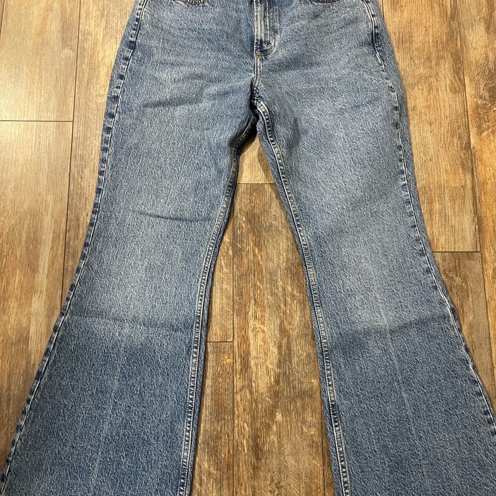 Abercrombie & Fitch Women's Medium Blue Flare Jeans